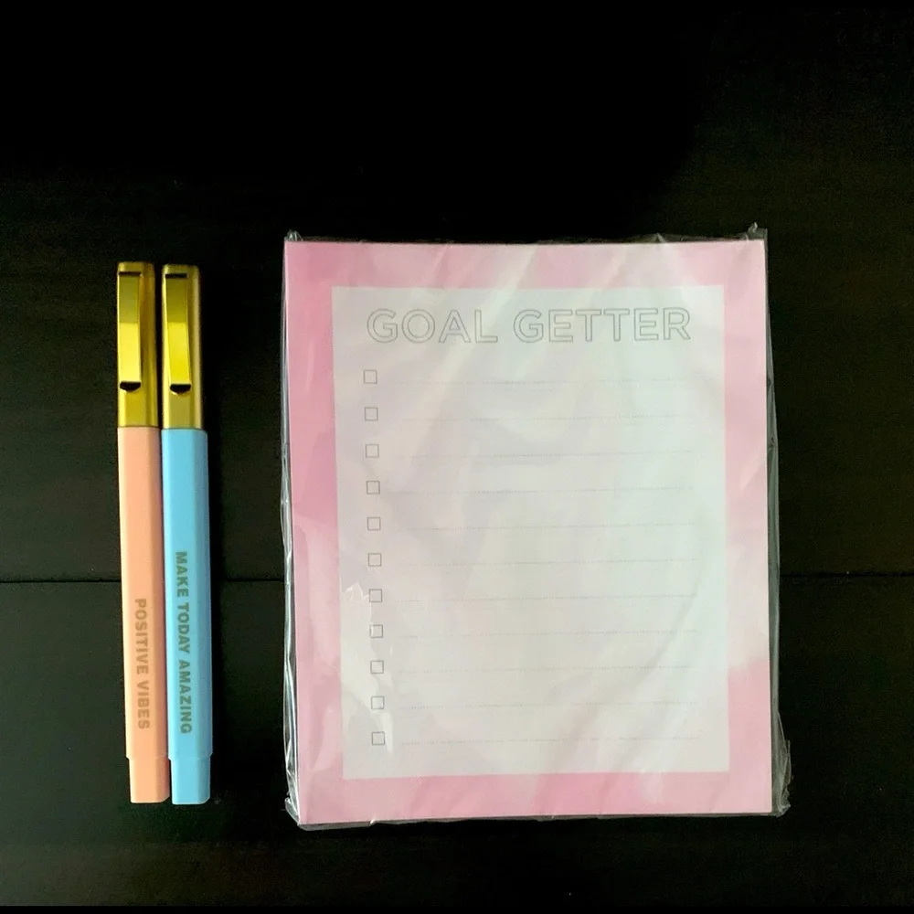 [5x$25] ⭐️ 3 Piece Pink Stationery Set